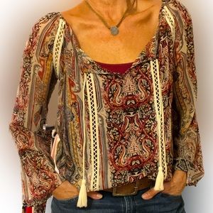 Design Lab long sleeve pheasant top, v-neck w tassels and lace accents size S